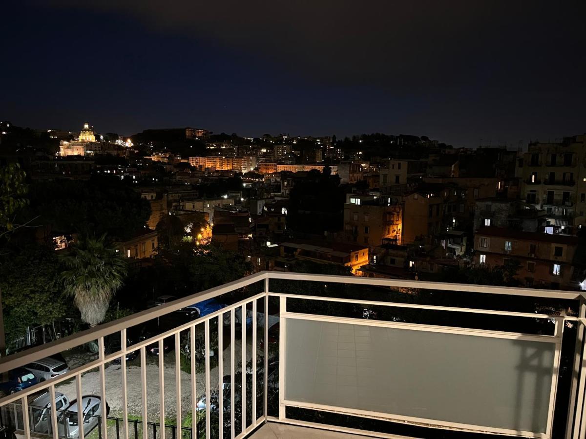 Balcony House Apartment *